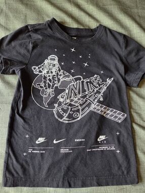 Nike Boys Tee Shirt Size 6